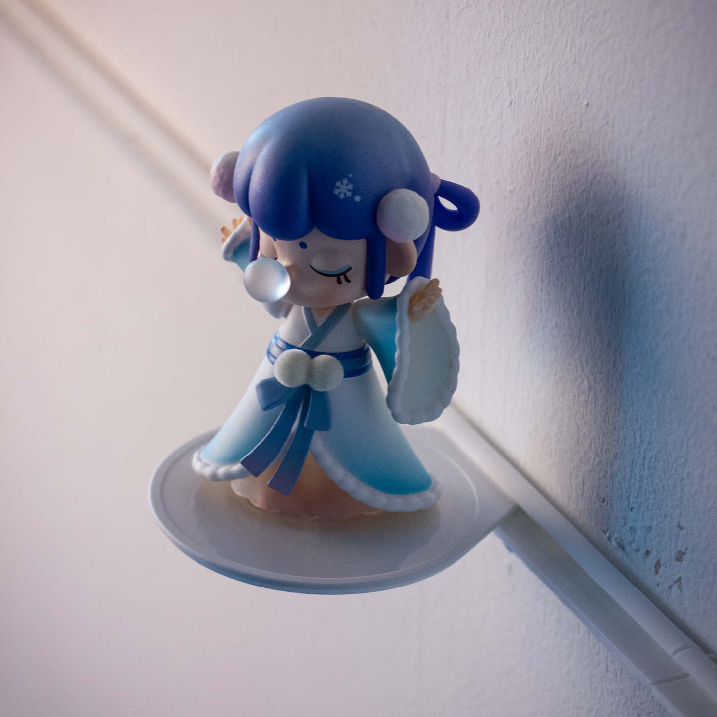 VALOR Glide Series Out-of-the-Box Figure Display Stands