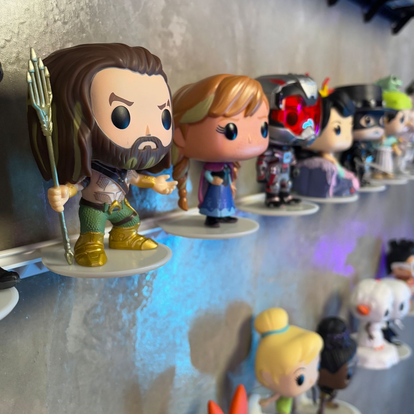 VALOR Peak Series Figure Display Stands