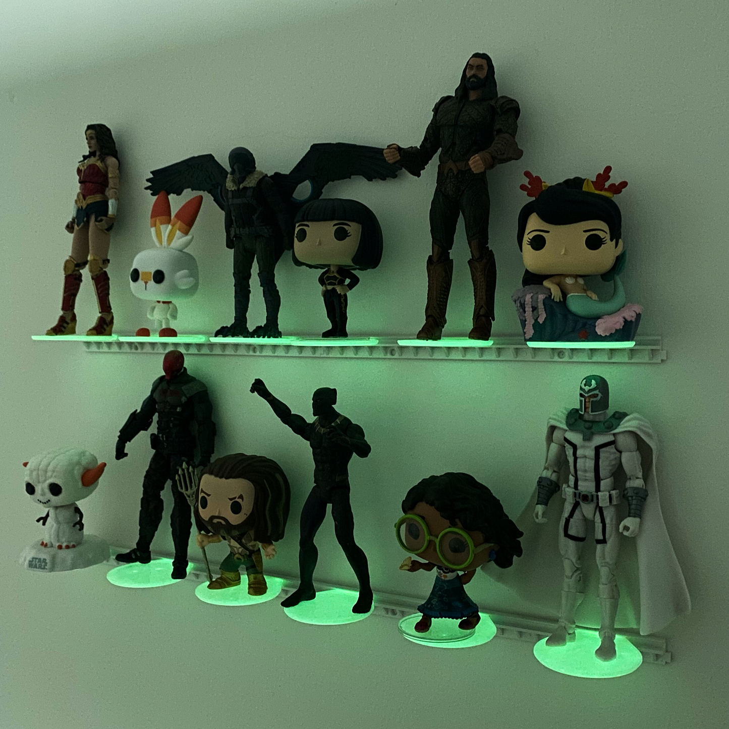 VALOR Glide Series Out-of-the-Box Figure Display Stands